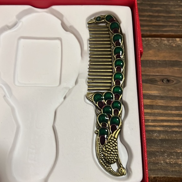 Beautiful Peacock mirror with comb set - Picture 4 of 7